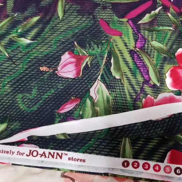 Joann Office Hawaiian Print Fabric 25 Yds Poshmark